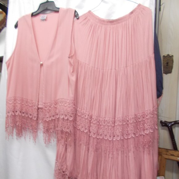 Gorgeous special occasion 2 pc set by Dimension - Picture 3 of 3